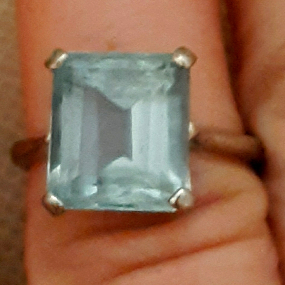 14k aquamarine ring